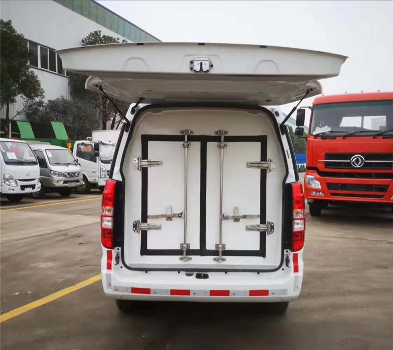 金杯X30國(guó)六面包冷藏車(chē)