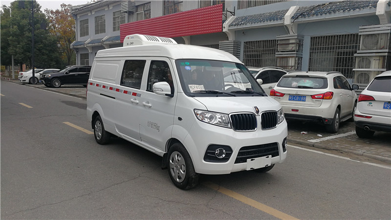 金杯雙排藥品面包冷藏車