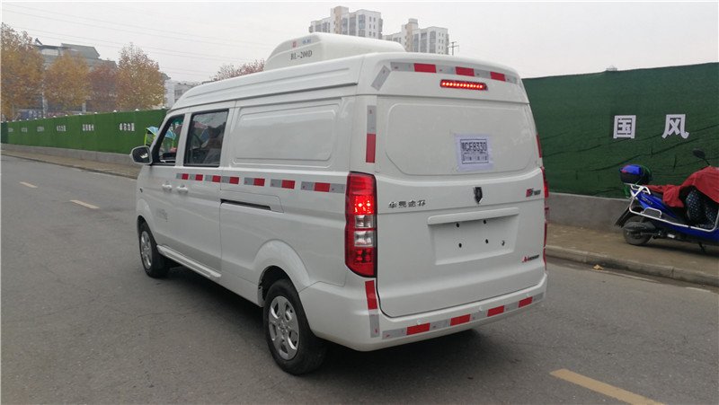 金杯雙排國(guó)六面包冷藏車