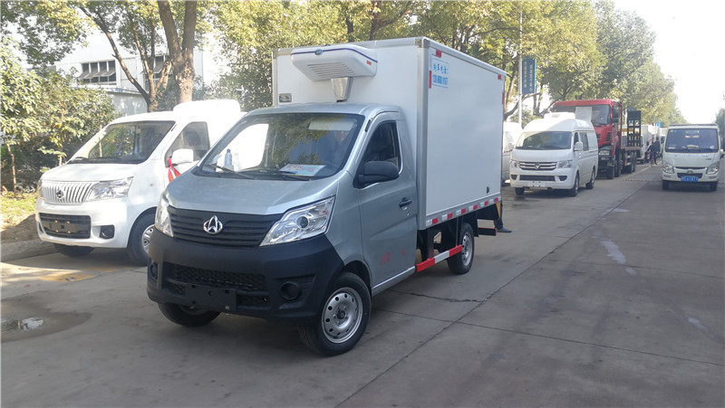 長(zhǎng)安國(guó)六2米9冷藏車
