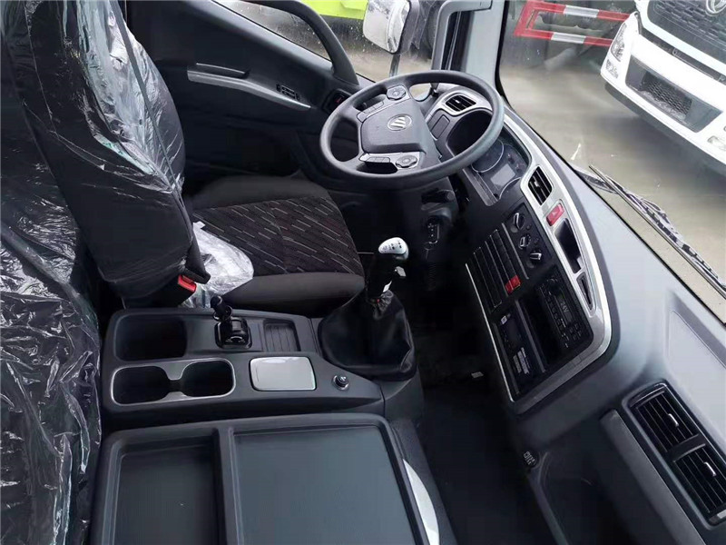 福田奧鈴大黃蜂6米8冷藏車(chē)