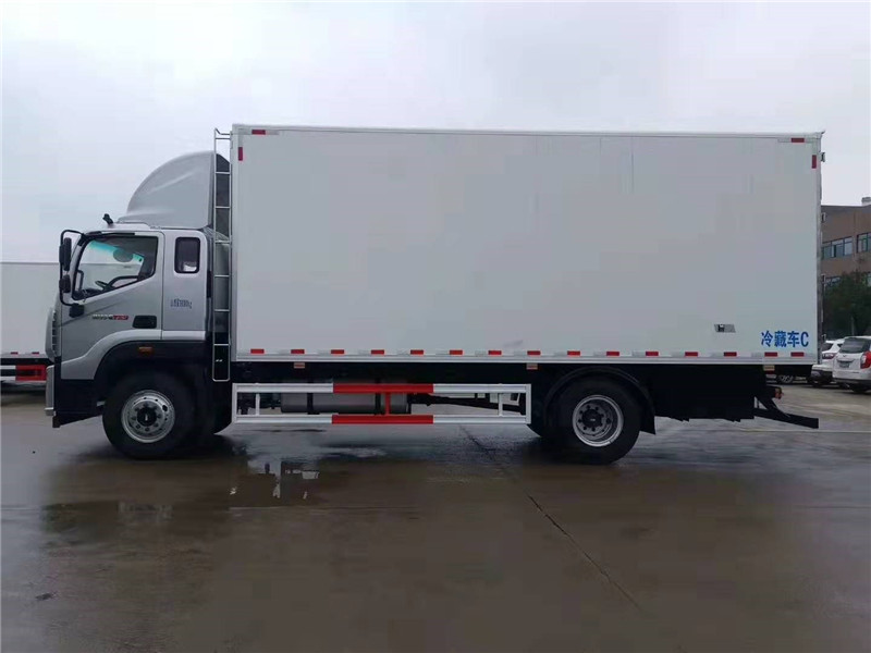 福田奧鈴大黃蜂6米8冷藏車(chē)