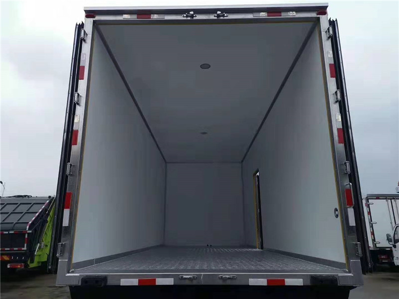 奧鈴大黃蜂6米8冷藏車(chē)