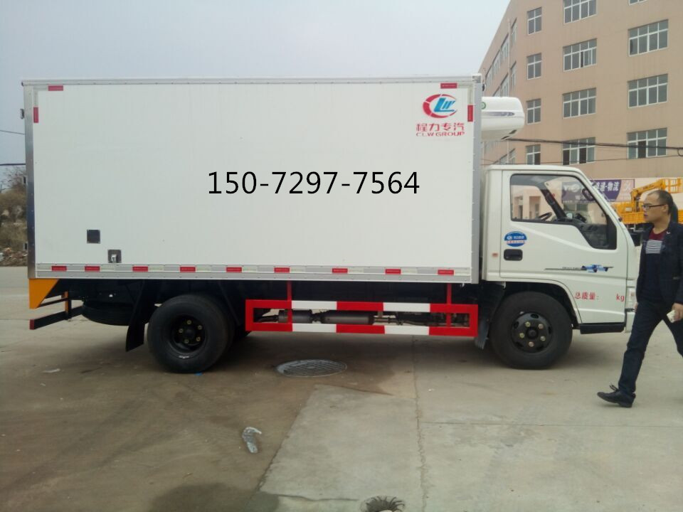 江鈴凱運(yùn)冷藏車 (7)_副本.jpg 江鈴凱運(yùn)冷藏車 (7)_副本.jpg